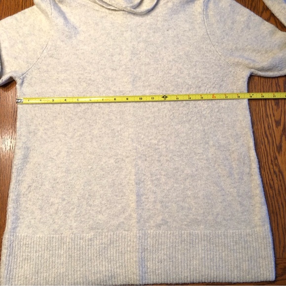 Women’s Loft Cream Funnel Neck Sweater Size Medium - Picture 8 of 9